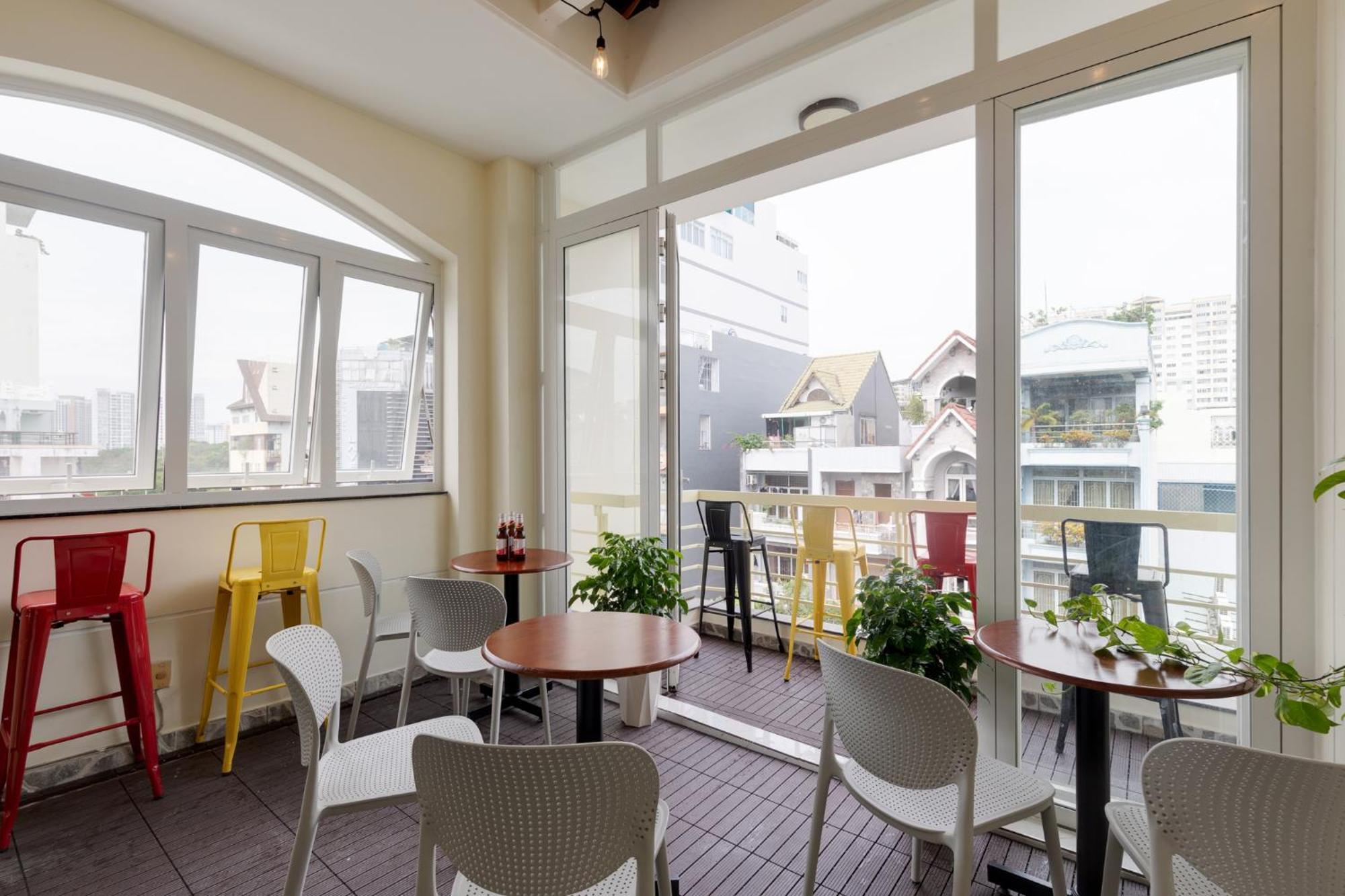 Nhà trọ Saigon Authentic Alley - Walking Neighborhood & Tour, Cooking Class, Free Fresh Breakfast, Gym & Rooftop Billiard