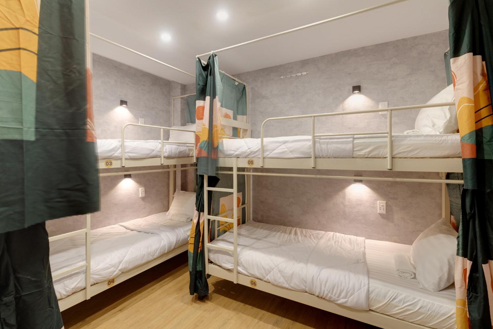 Nhà trọ Saigon Authentic Alley - Walking Neighborhood & Tour, Cooking Class, Free Fresh Breakfast, Gym & Rooftop Billiard